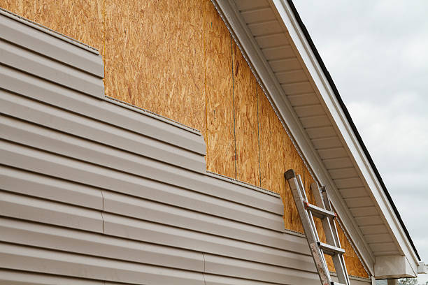 24/7 Emergency Vinyl Siding experts in Penrose, NC